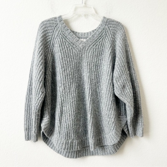Lou & Grey Alpaca & Wool Blend oversized v -neck Boxy Chunky Gray Sweater Sz M - Picture 1 of 12